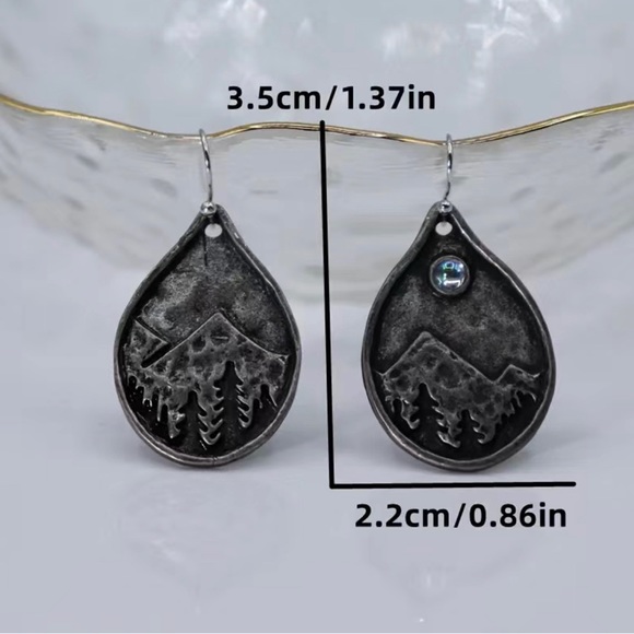 Sunset Mountain Peak Vintage Pendant Earrings Earrings - Picture 2 of 3